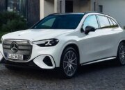 Türkiye’ye Özel Versiyonuyla Yollarda: Elektrikli Mercedes-Benz GLC 200 AMG Satışa Çıktı!